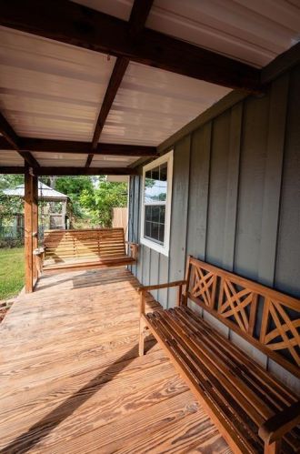 426 Holland St, Bellvue TX  77418-1426 exterior