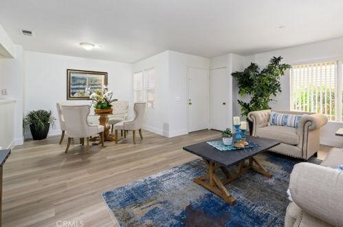 304 Chestnut Ave, Santa Ana, CA 92701-5982