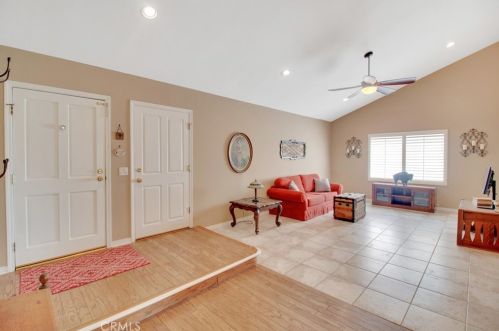 4702 Summit Ave, Simi Valley, CA 93063-1415