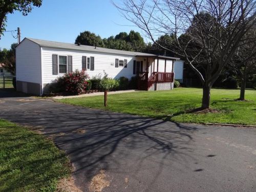 123 Martin Ln, Gainesboro, TN 38562-5959