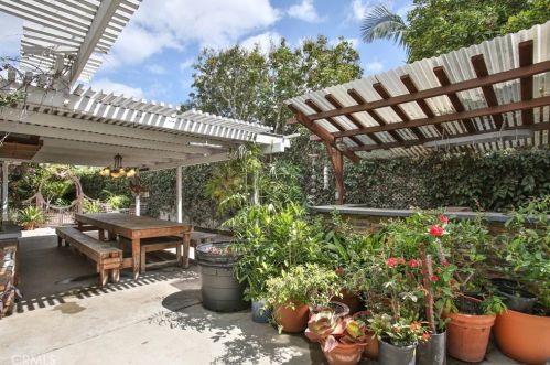 2310 San Lorenzo Ave, Santa Ana CA 92704-6039 exterior