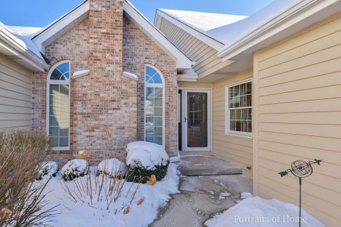 806 Gosselin Cir, Batavia, IL 60510-4513