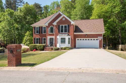 3330 Coles Creek Dr, Buford, GA 30519-4499