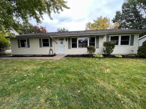 705 Heritage Rd, Valpo, IN 46385-8879
