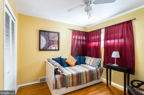 29 Wolf Dr, Trenton NJ 08610-1122 exterior