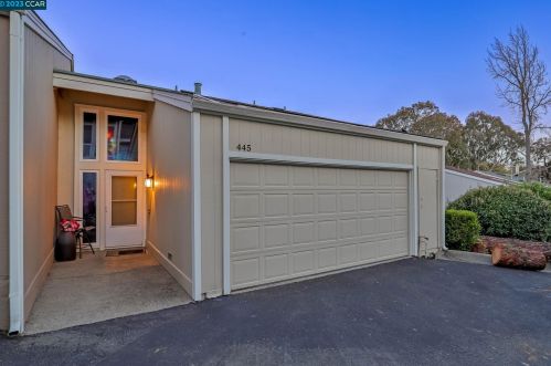 445 Ridgeview Dr, Concord, CA 94523-1027
