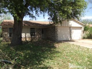 3733 Royal Crest Dr, Fort Worth TX  76140-2716 exterior