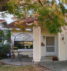 504 Gertrude Dr, Windsor, CA 95492-8890
