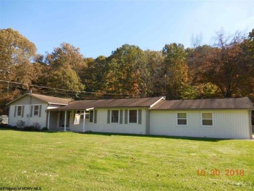 110 Country Meadows Ln, Lake Ridge, WV 26330-7208