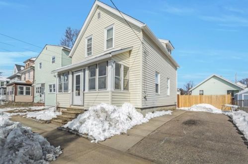 377 Northup St, Providence, RI 02905-4220