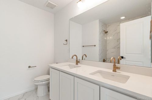 27820 10th Dr, Aurora CO 80018 exterior