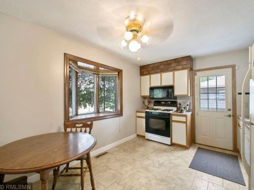 603 Guthrie Ave, Saint Paul MN  55128-6714 exterior