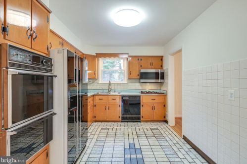 12301 Sandalwood Ln, Silver Spring MD exterior