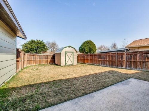 2137 Vlg Grn Dr, Garland TX 75044-7145 exterior