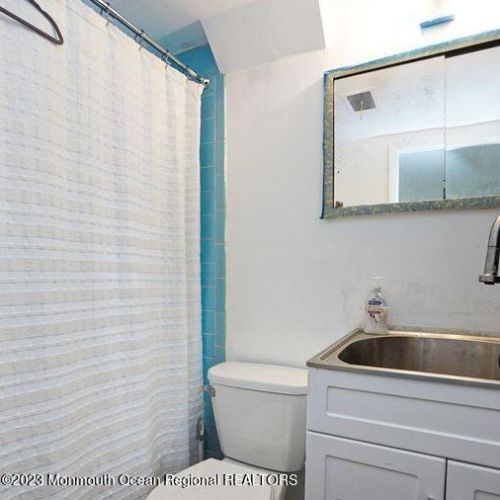 62 Annapolis Dr, Hazlet NJ  07730-2354 exterior