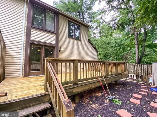 10056 Beacon Pond Ln, Springfield VA  22015-3746 exterior