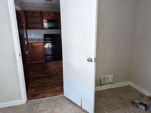 6360 Ashdale Dr, Atlanta GA  30349-4402 exterior
