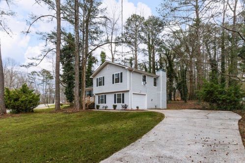 3944 Woodland Cir, Conyers GA  30013-3057 exterior