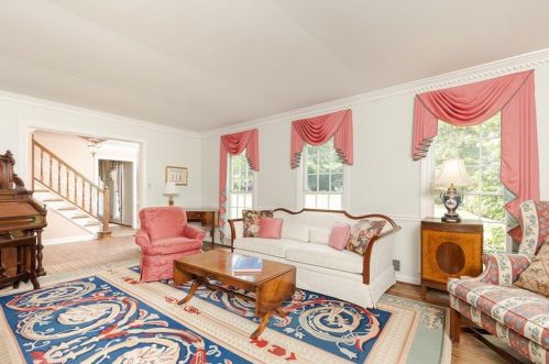 675 Fair Oaks Mnr, Atlanta GA  30327-4364 exterior