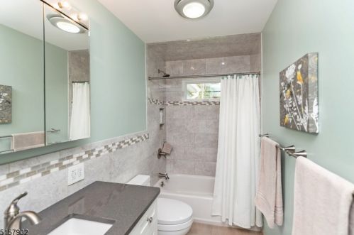 15 Mdw Ln, Hackettstown NJ  07840-4143 exterior