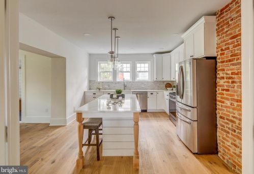 621 Cedar Ave, Tavistock NJ  08033-1051 exterior