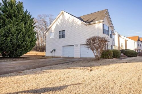 4765 Clayton Crossing Ln, Ellenwood, GA 30294-4310
