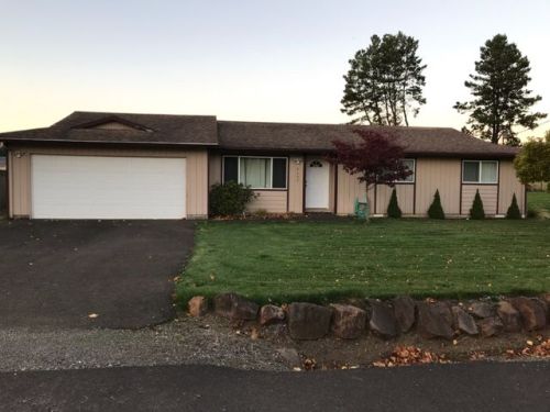 8400 Magnolia Dr, Lees Camp, OR 97141-8287