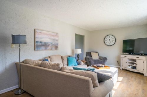 40 Willow Dr, Springboro, OH 45066-1227
