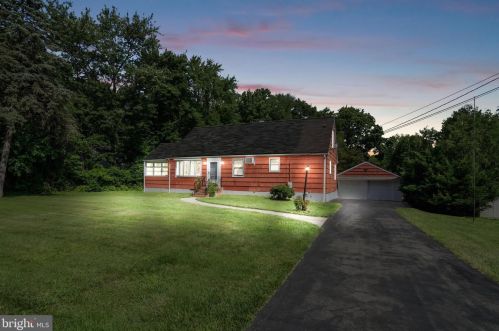 7 Fran Ave, Trenton, NJ 08638-1401