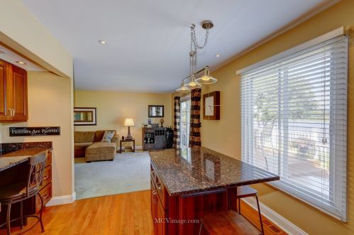 785 Burning Trl, Carol Stream IL  60188-9187 exterior