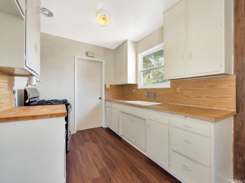 3672 Artesian St, Riverside CA  92503-4125 exterior