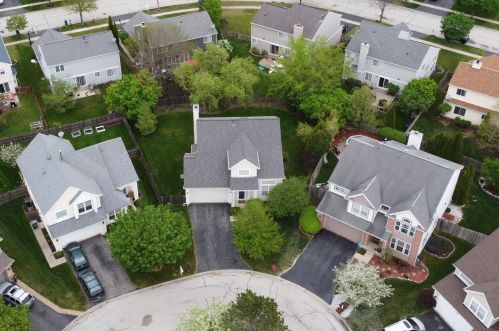 7353 Lenox Ct, Gurnee, IL 60031-5190