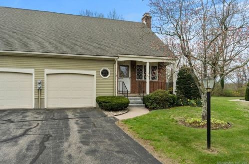 5 Early Dawn Cir, Windsor, CT 06095-1305