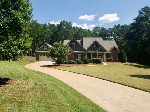 8 Coral Ridge Ct, Palmetto, GA 30268-8565