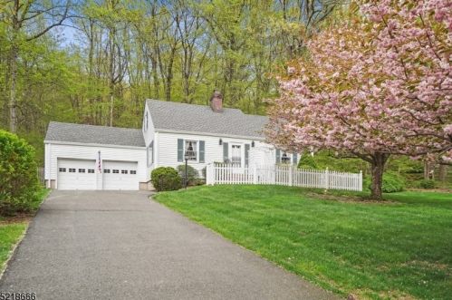 27 Wood Rd, Morristown, NJ 07960-4819