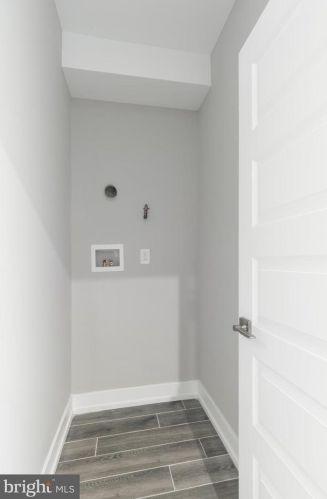 1937 4 St, Philadelphia PA 19140-2417 exterior