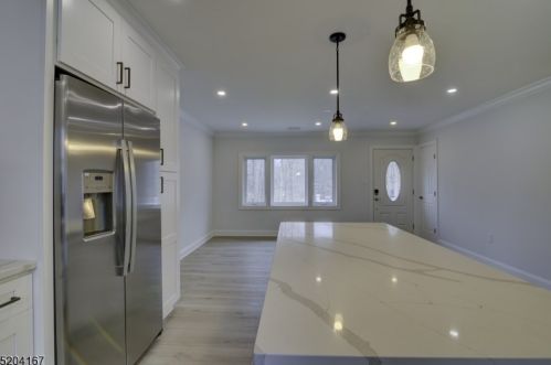 18 Lucas Rd, Hopatcong, NJ 07843-1115