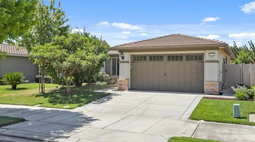 2341 Shadow Berry Dr, Manteca, CA 95336-5131