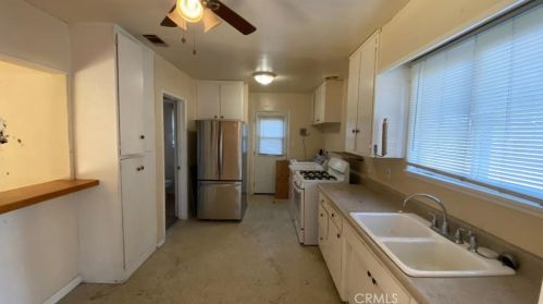 3692 Artesian St, Riverside, CA 92503-4125