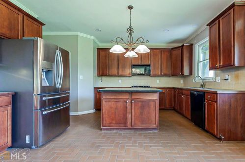 2815 Chandler Grove Ct, Buford, GA 30519-7084