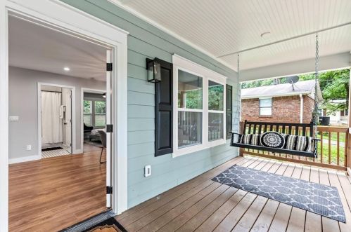 2696 George St, Atlanta GA  30318-1123 exterior