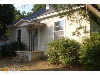 141 Old Macon Rd, Round Oak, GA 31038-3643