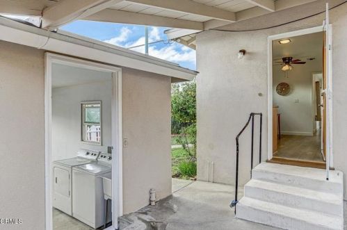 2919 El Caminito, Glendale CA  91214-2006 exterior