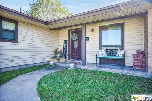 514 Sunnydale Dr, Green Lake, TX 77979-2378