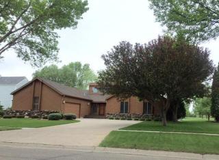 32 Prairiewood Dr, Fargo, ND 58103-4609
