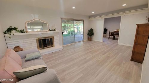 2105 Hurles Ave, Simi Valley CA 93063-2731 exterior