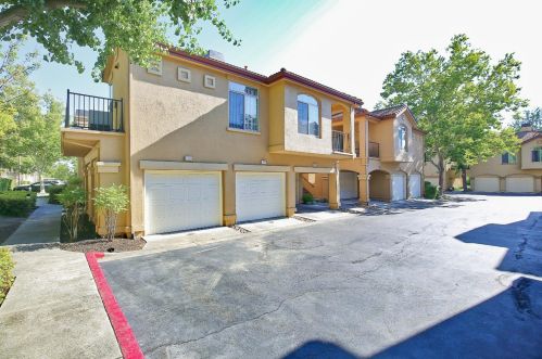 7825 Tuscany Dr, Pleasanton, CA 94568-3860