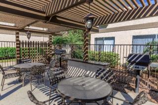 2449 Ball Rd, Anaheim CA  92804-5268 exterior