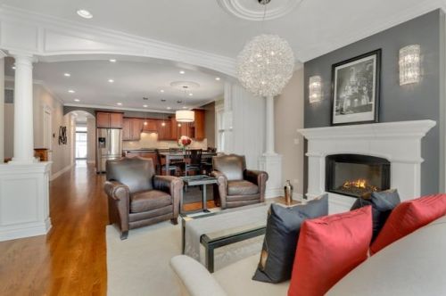 4831 Winthrop Ave, Chicago, IL 60640-6895