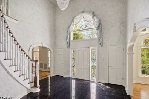 5 Willow Woods Trl, Warren, NJ 07059-5565